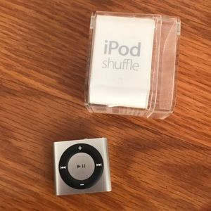 2GB iPod shuffle (4th gen)